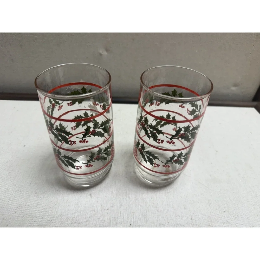 Set of ‎ 6 Vintage Holly Berry Christmas Glasses